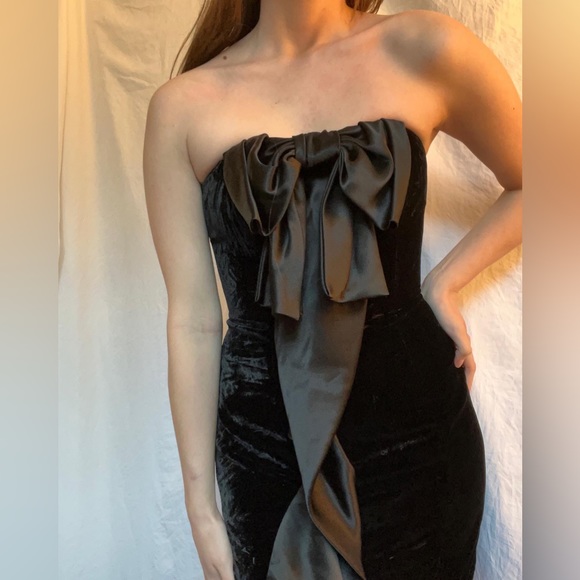 Vintage Black Velvet Bow Dress - Picture 1 of 3
